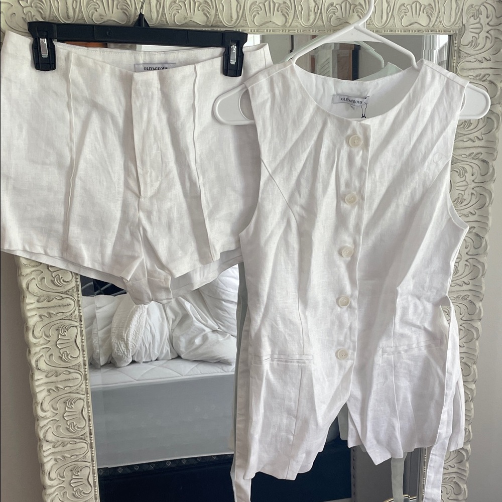 Olivaceous White Women's Shorts